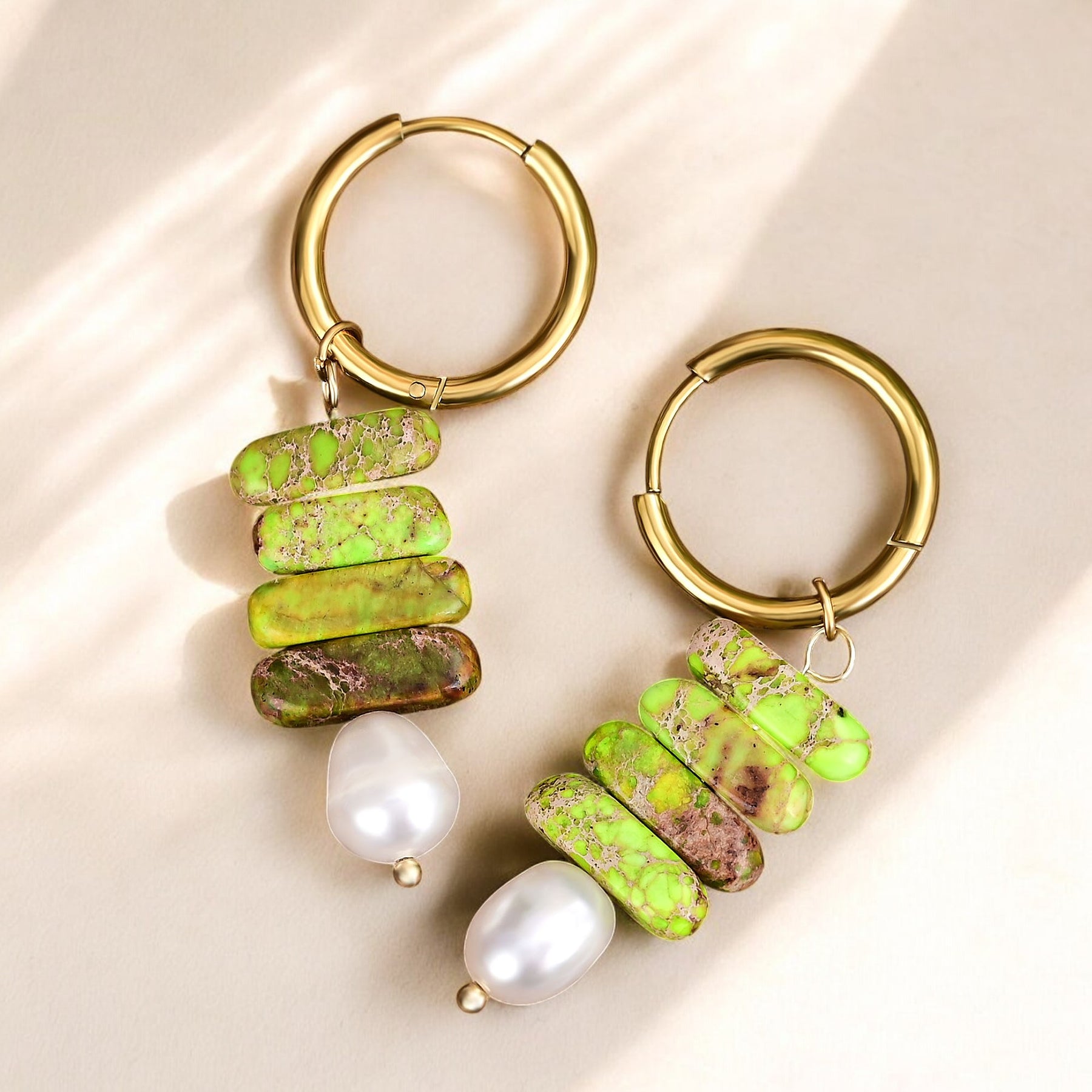 Gouttes en anneau en perles de mer et jaspe vert
