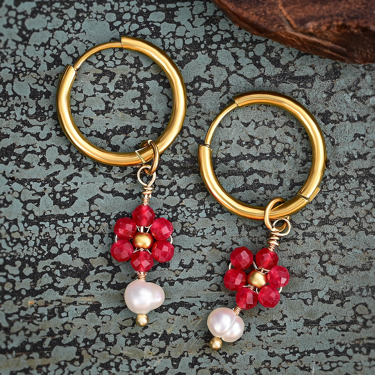 Boucles d'oreilles créoles en perles et agates Golden Grace