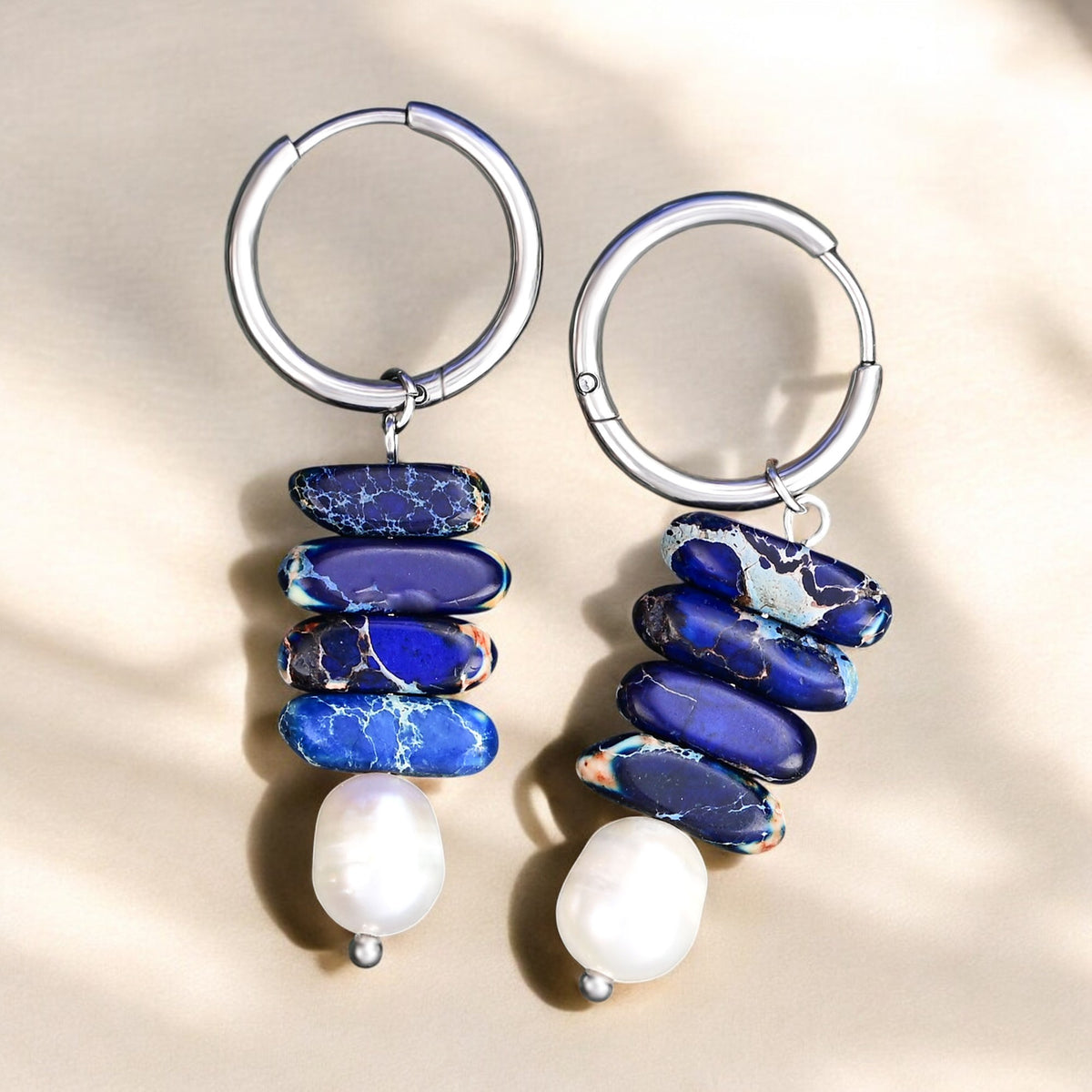 Gouttes en anneau en perles de mer et jaspe lapis