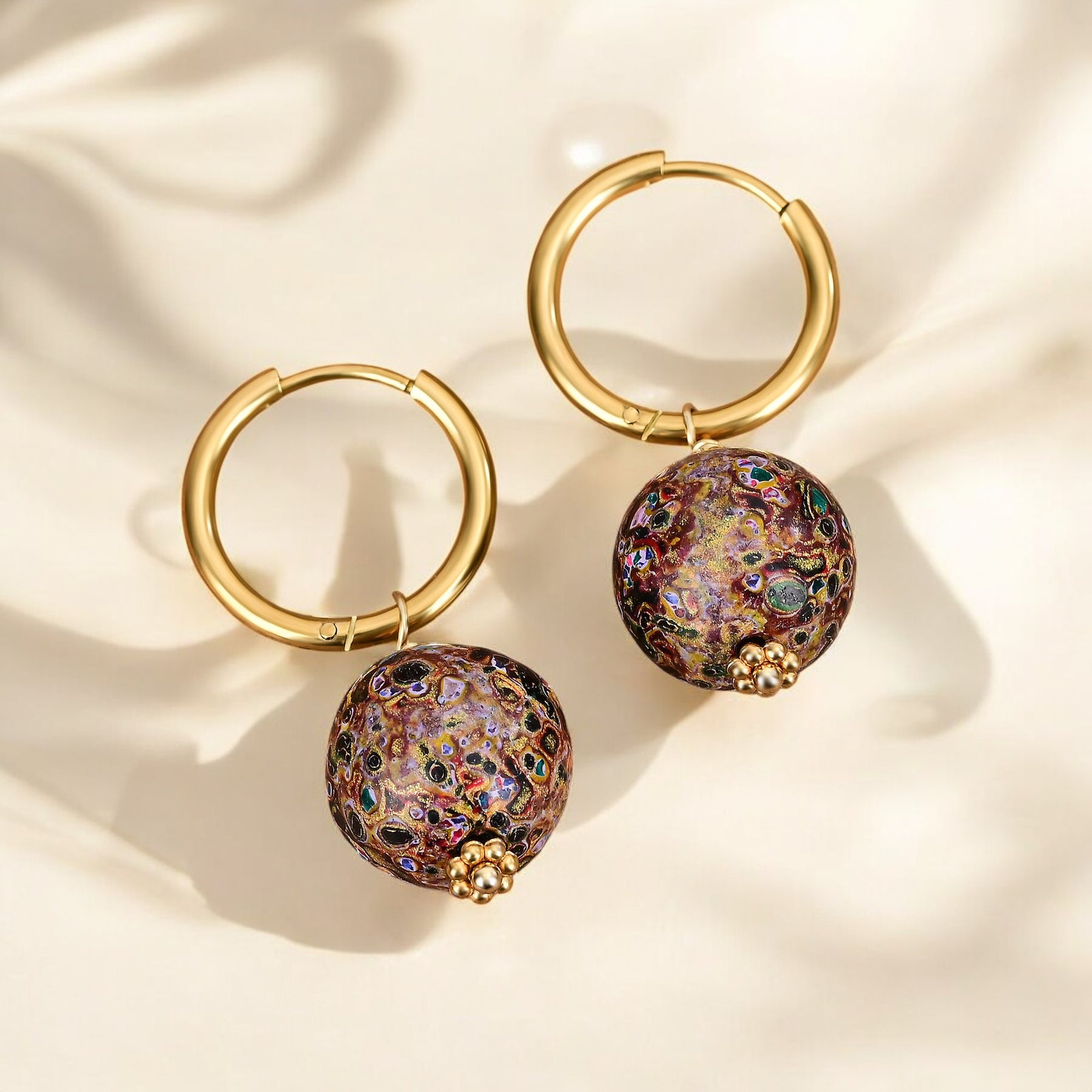 Cosmic Bloom Speckle Orb Oorringen met Hoepel