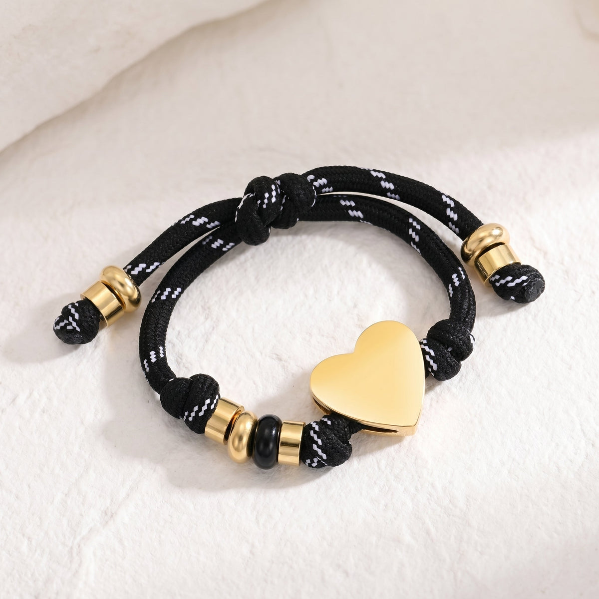 Armband met liefdesknoop van touw