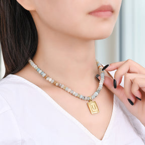 Collier pendentif lettre initiale en amazonite