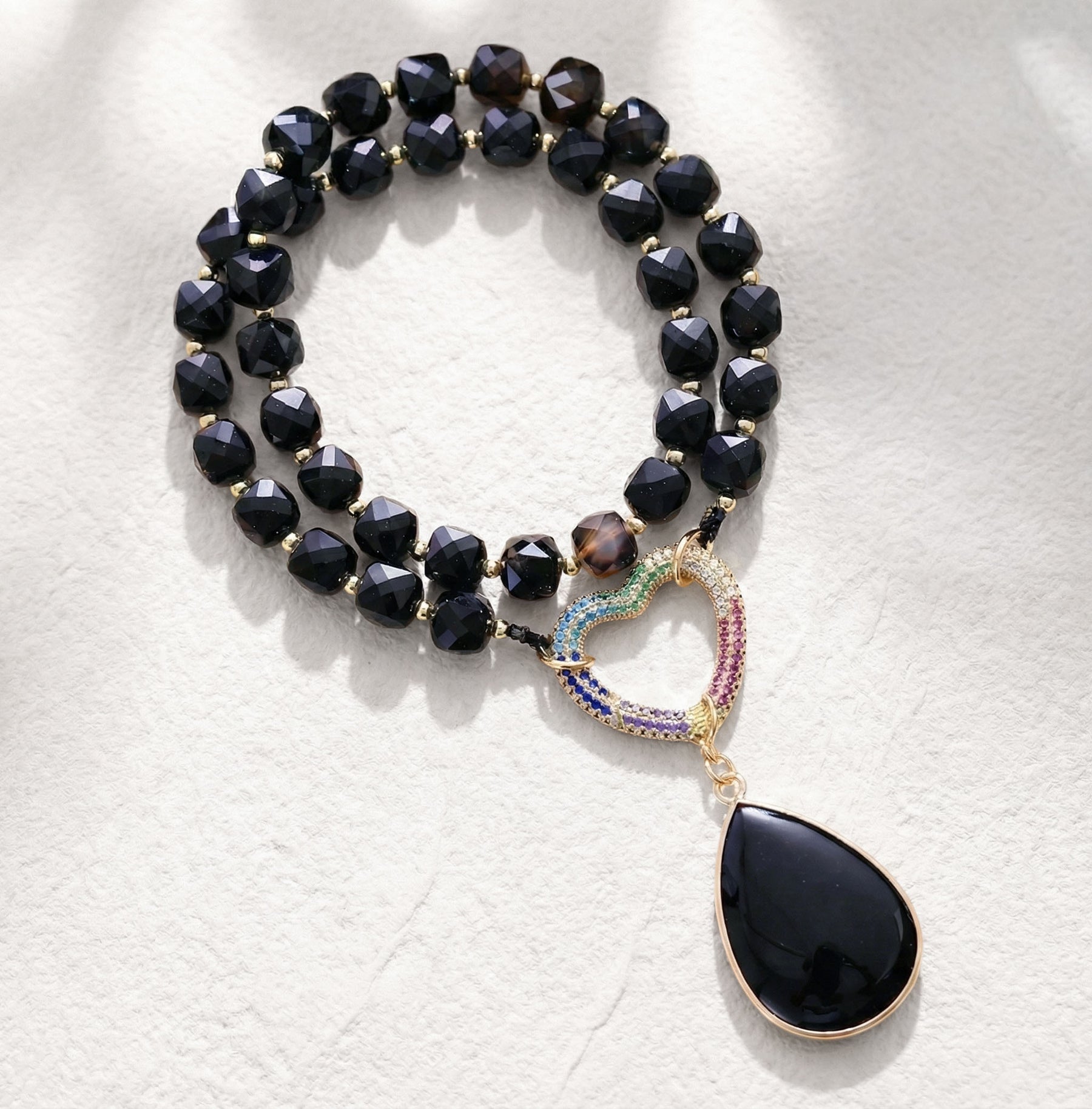 Collier pendentif cœur en agate noire