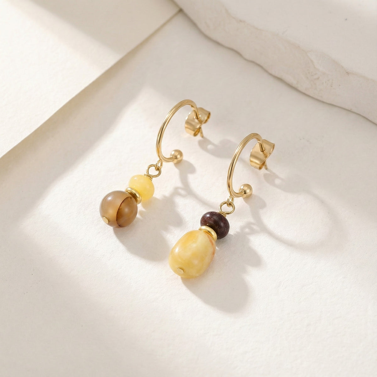 Boucles d'oreilles en agate dorée