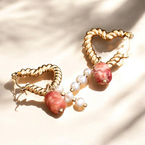 Boucles d'oreilles créoles avec pendentif cœur en perle et agate