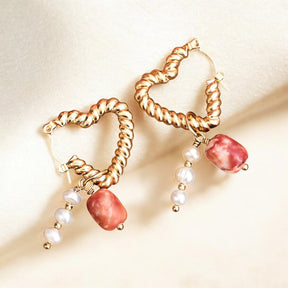 Boucles d'oreilles créoles avec pendentif cœur en perle et agate