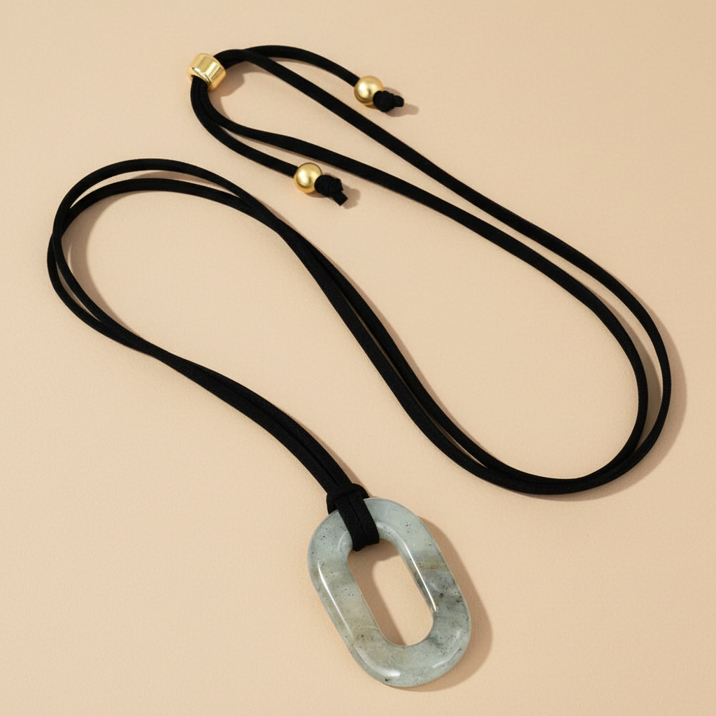 Collier Sérénité Labradorite en Daim